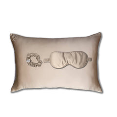 Silk Closet champagne silk pillowcase gift set with scrunchie and eye mask. Perfect present for beauty lover.